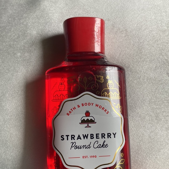 BATH & BODY WORKS STRAWBERRY POUND CAKE SHOWER GEL W/BATH SPONGE - Picture 3 of 3